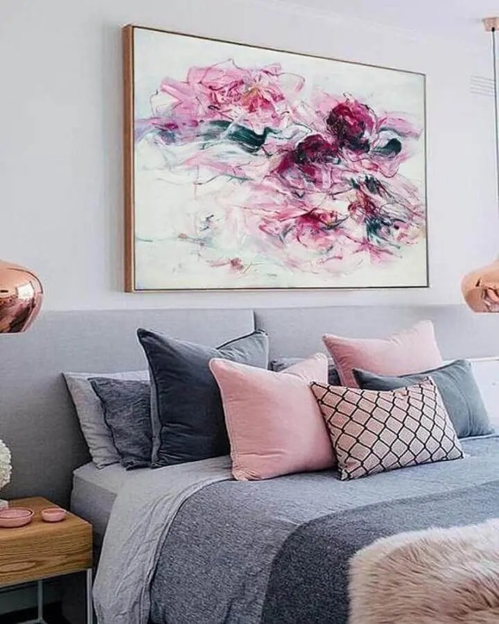 decoração com quadro grande para quarto cinza e rosa Foto Pinterest