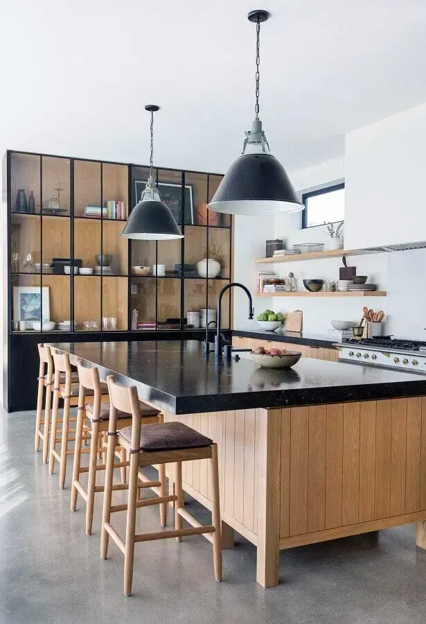 decoração de cozinha grande com balcão no meio Foto Pinterest