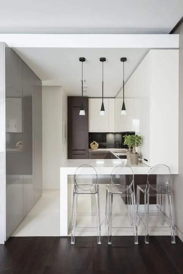 decoração de cozinha pequena com balcão branco Foto Pinterest