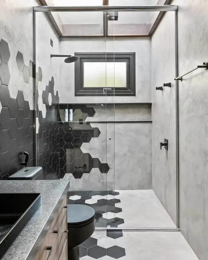 decoração moderna com revestimento hexagonal para banheiro cimento queimado Foto Ekta Studio