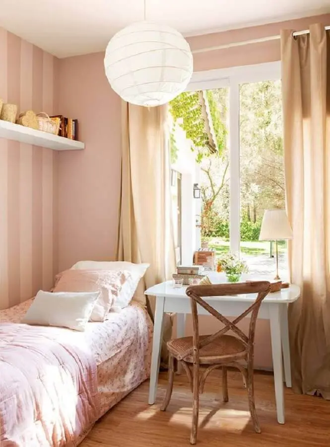 decoração simples com cadeira para quarto feminino rosa Foto PUFIK Interiors & Inspirations