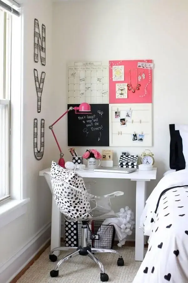 decoração simples com mesa pequena para quarto Foto Pinterest