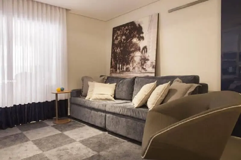 decoração simples para sala de estar com quadro grande Foto Carolina Vilela
