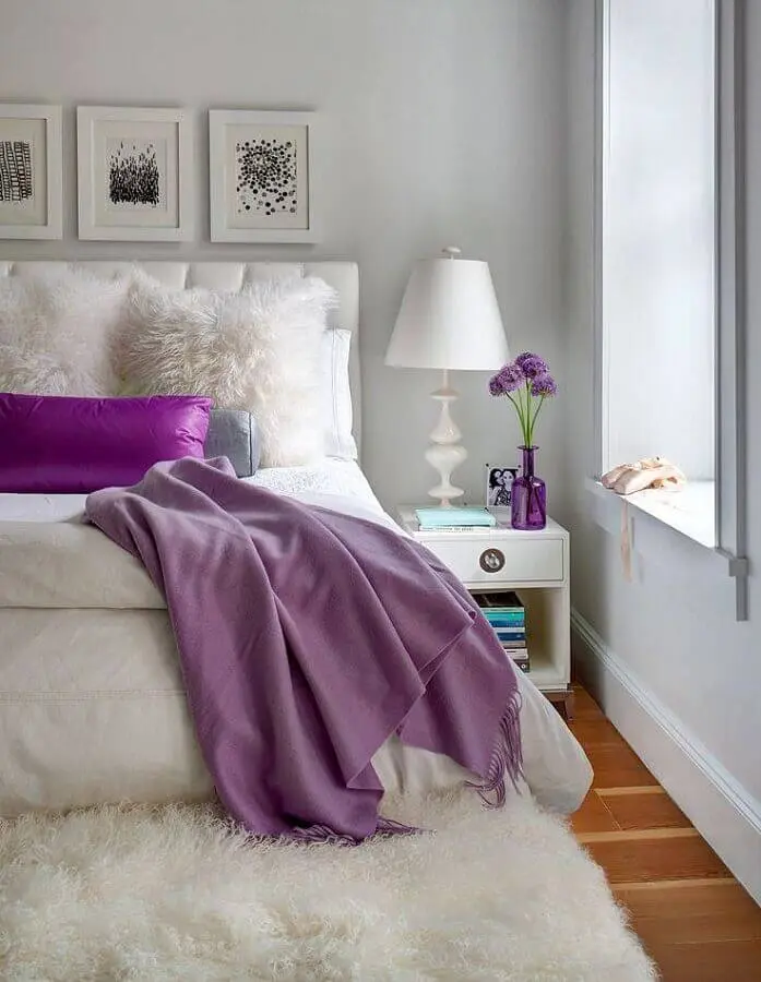modelo de tapete felpudo para decoração de quarto de casal sofisticado Foto Planete Deco