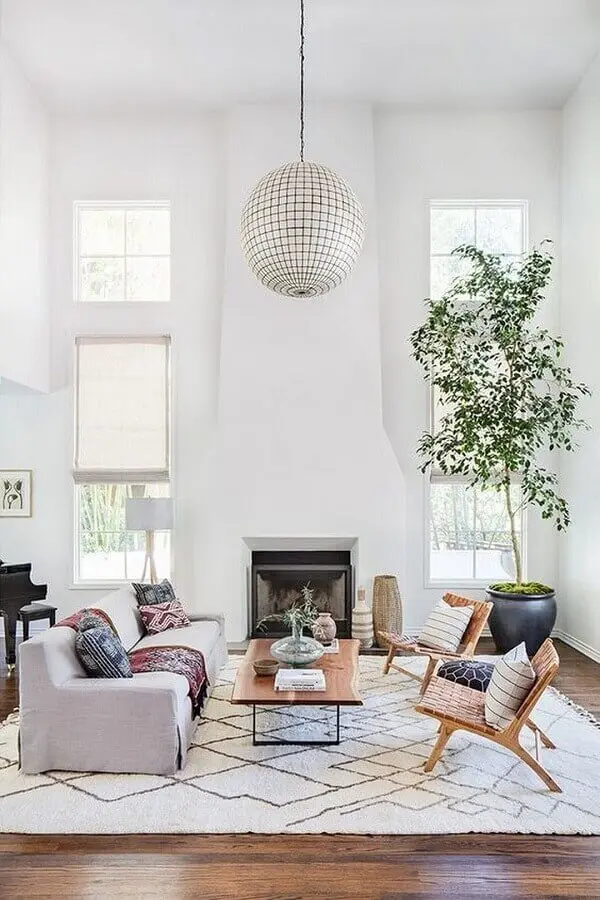 modelos de tapetes para sala de estar com decoração clean Foto Elle Decor