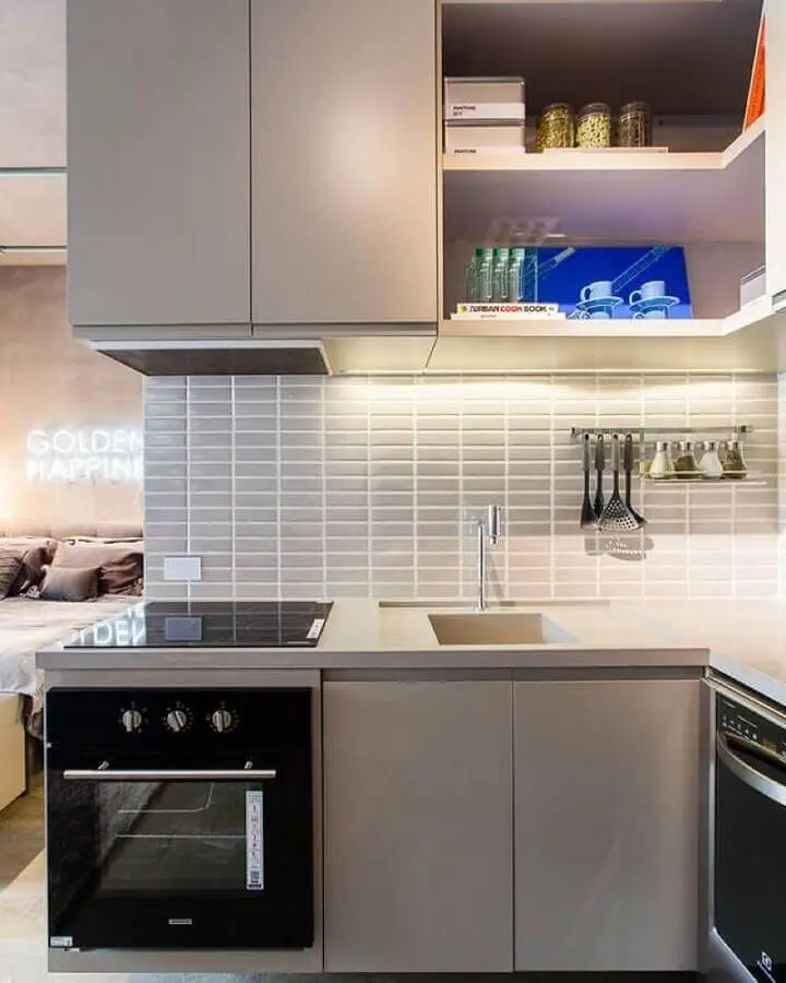 revestimento cinza claro para decoração de cozinha de canto planejada Foto Suite Arquitetos