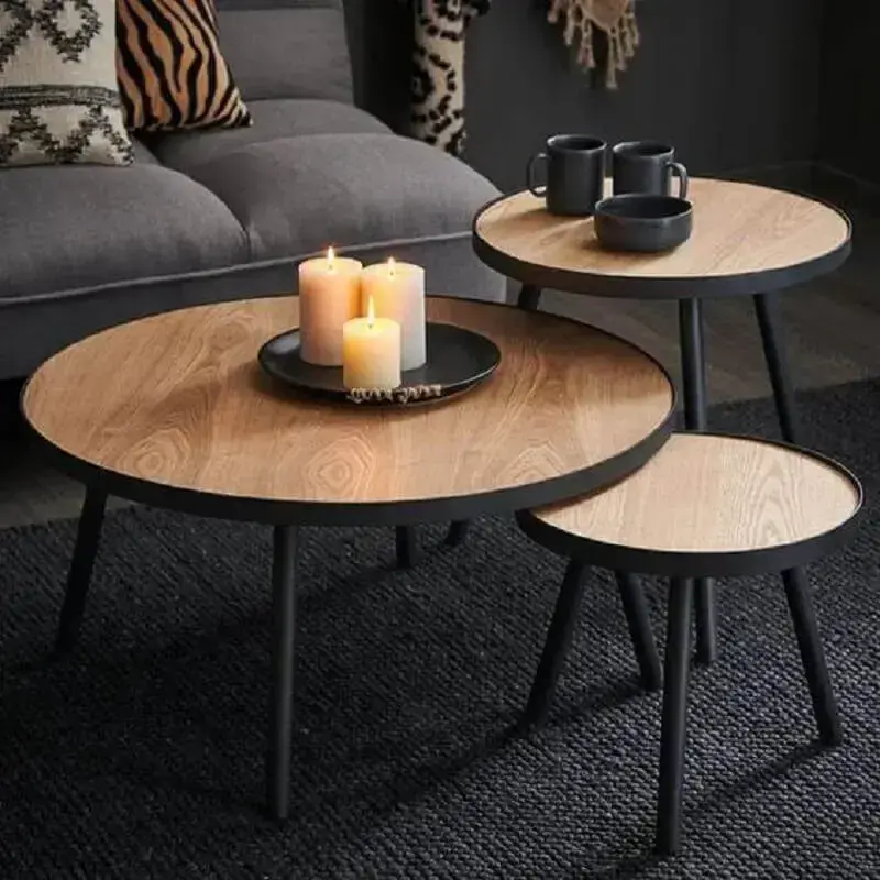 trio de mesa de centro redonda de madeira para decoração de sala preta Foto Casashops