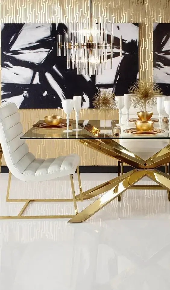 Mesa de jantar luxuosa com pé de ferro dourado