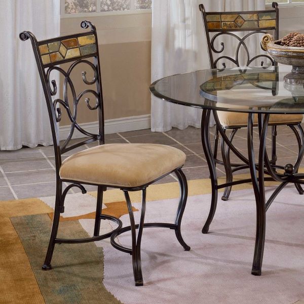 Mesas e cadeiras de ferro para sala de jantar