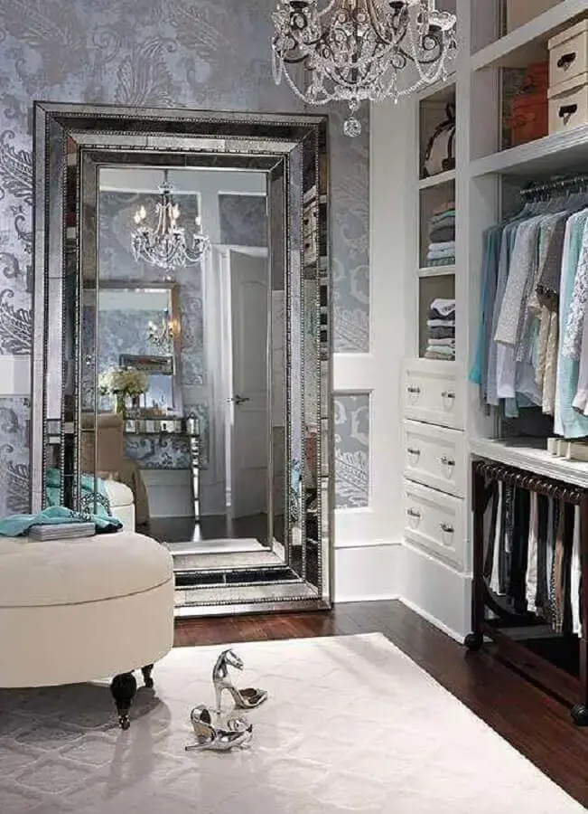 espelho de chão grande para decoração de closet casal sofisticado Foto Pinterest