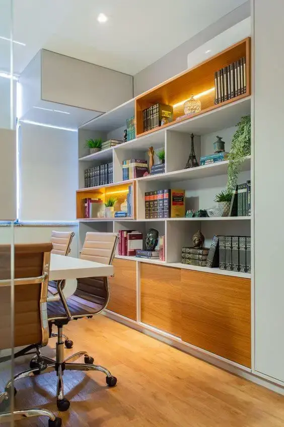 Armário de escritório com nichos para decoração