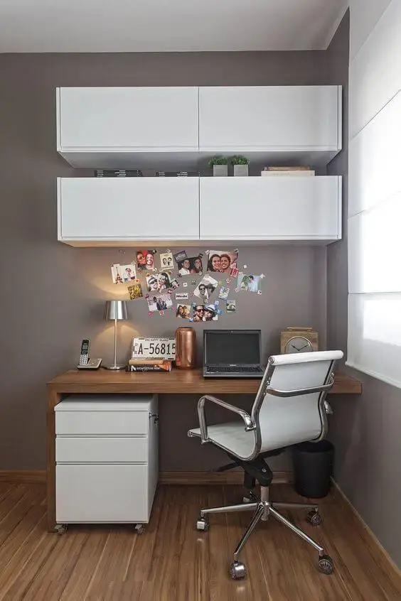 Armário de escritório suspenso com escrivaninha