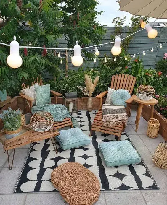 As melhores ideias para jardim contam com móveis confortáveis e charmosos