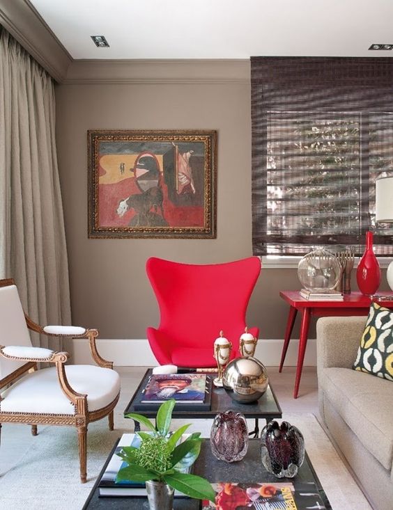 Cadeira vermelha para sala de estar clean