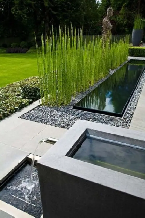 O jardim com pedras se transforma em um espaço Zen aconchegante. Fonte: Pinterest