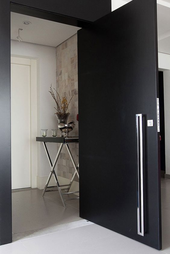 Porta de madeira para sala de estar na cor preta