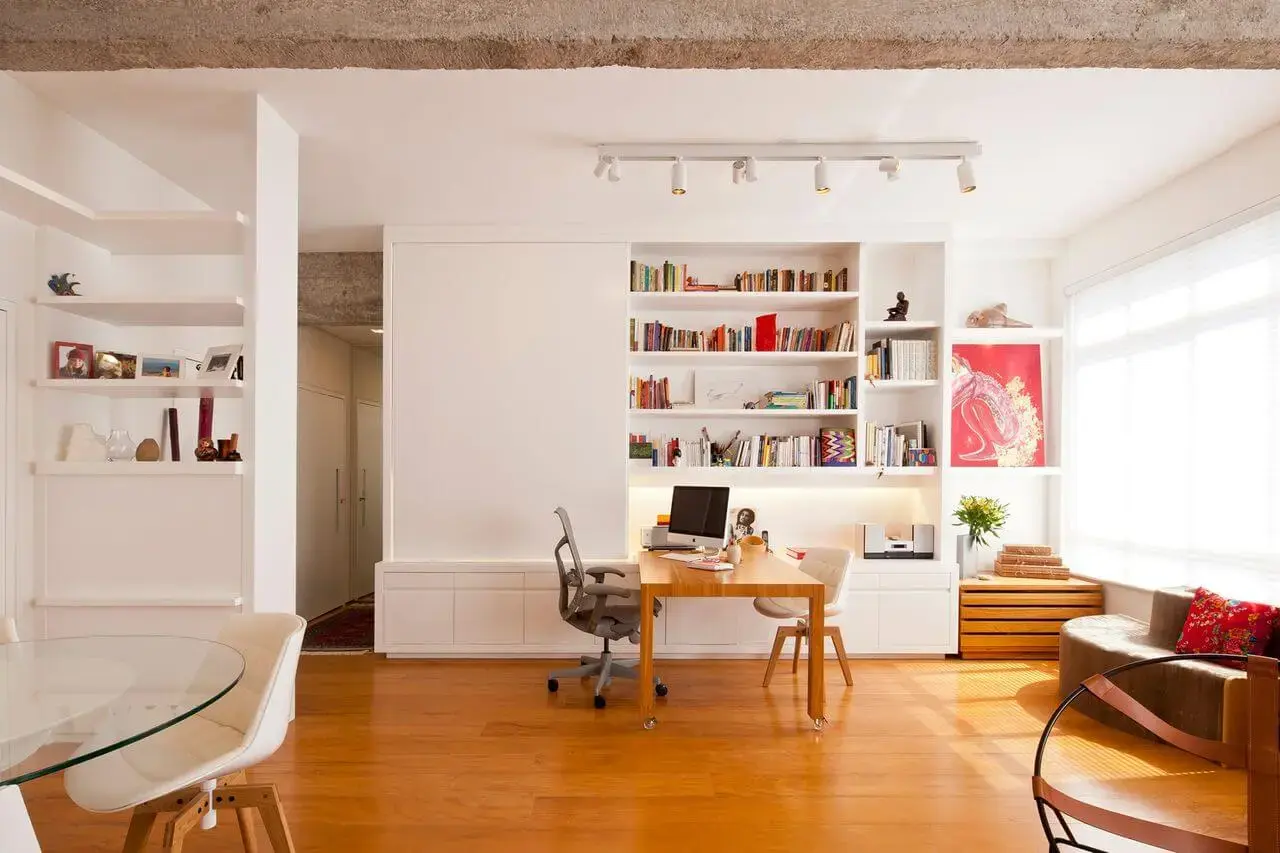 Reformas no seu home office aproveite a luz natural ao máximo no ambiente. Projeto de A.M Studio Arquitetura
