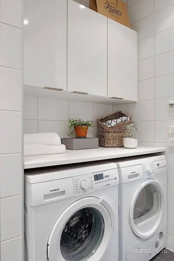 armário branco pequeno para decoração de lavanderia simples Foto Pinterest