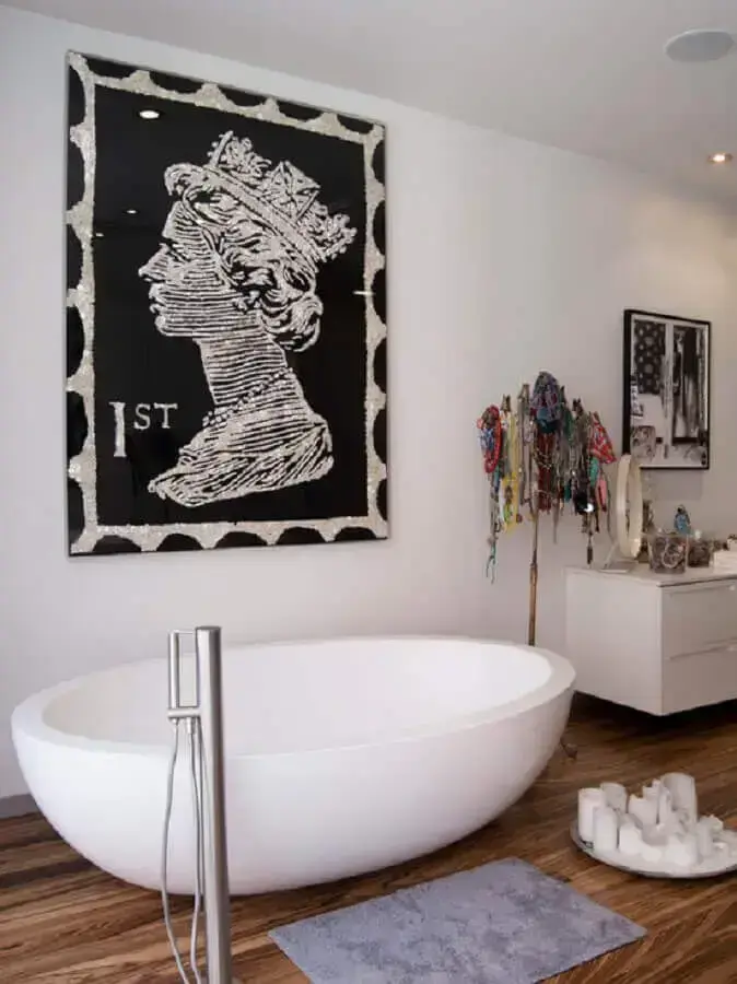 banheiro simples decorado com banheira de imersão pequena Foto Pinterest