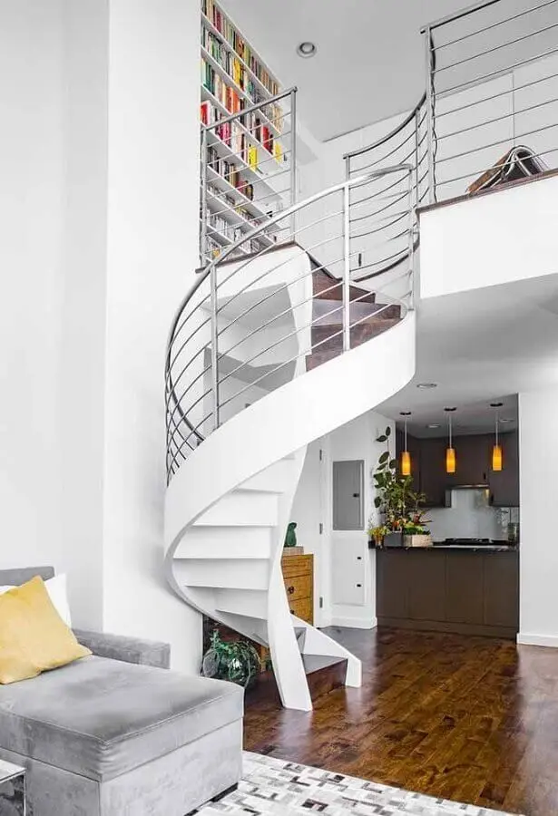 casa decorada com corrimão de inox para escada caracol interna Foto Archinect