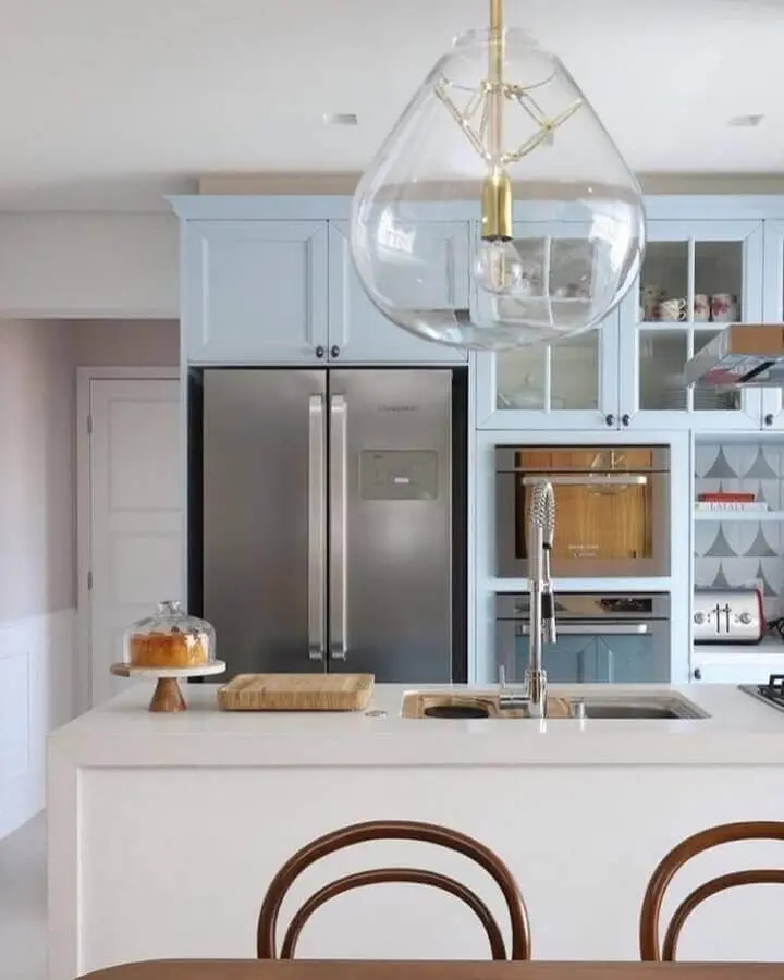 cozinha moderna decorada em cores pastéis azul Foto Qattrino Arquitetura