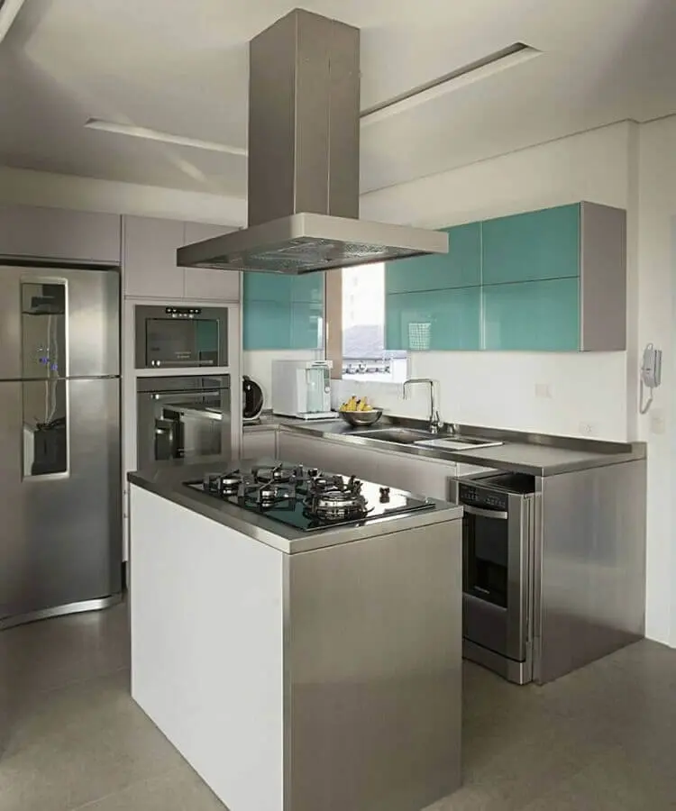 decoração de cozinha planejada cinza com armário suspenso verde água Foto Pinterest