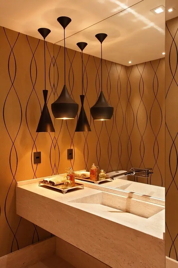 decoração em cores neutras com luminária pendente para banheiro Foto Simples Decoração