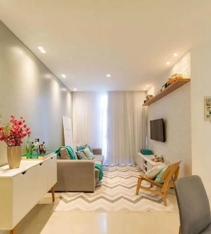 decoração simples em cores claras para sala de estar apartamento Foto Jeito de Casa