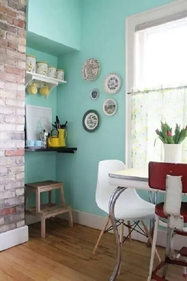decoração simples para sala de jantar com parede verde piscina Foto Otimizi