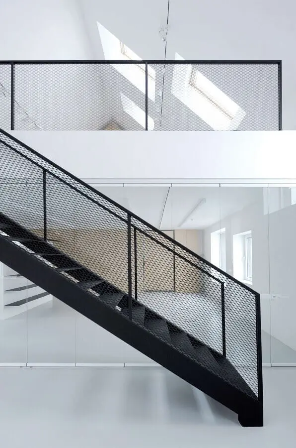 escadas internas de ferro para decoração minimalista Foto Pinterest