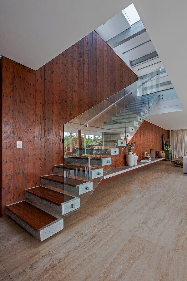 guarda corpo de vidro para escadas modernas internas Foto Jorge Elmor