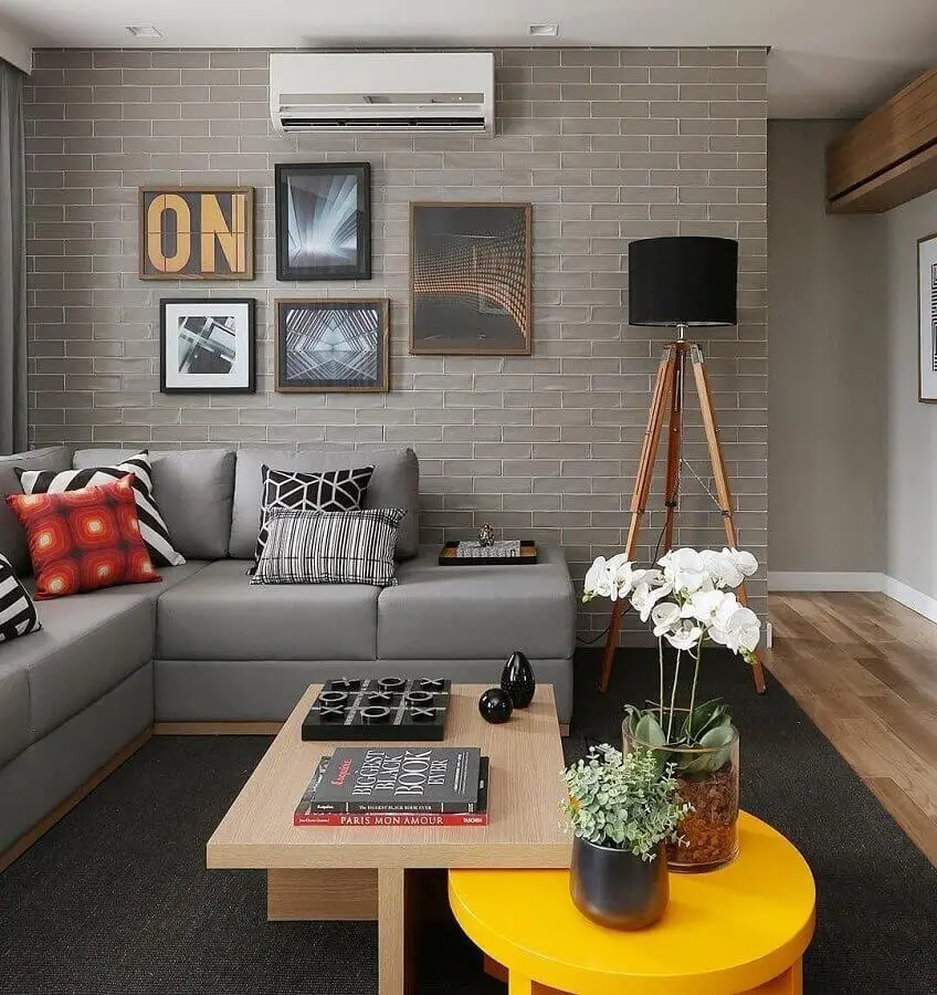 tons de cinza para decoração de sala de apartamento com sofá de canto Foto Jeito de Casa