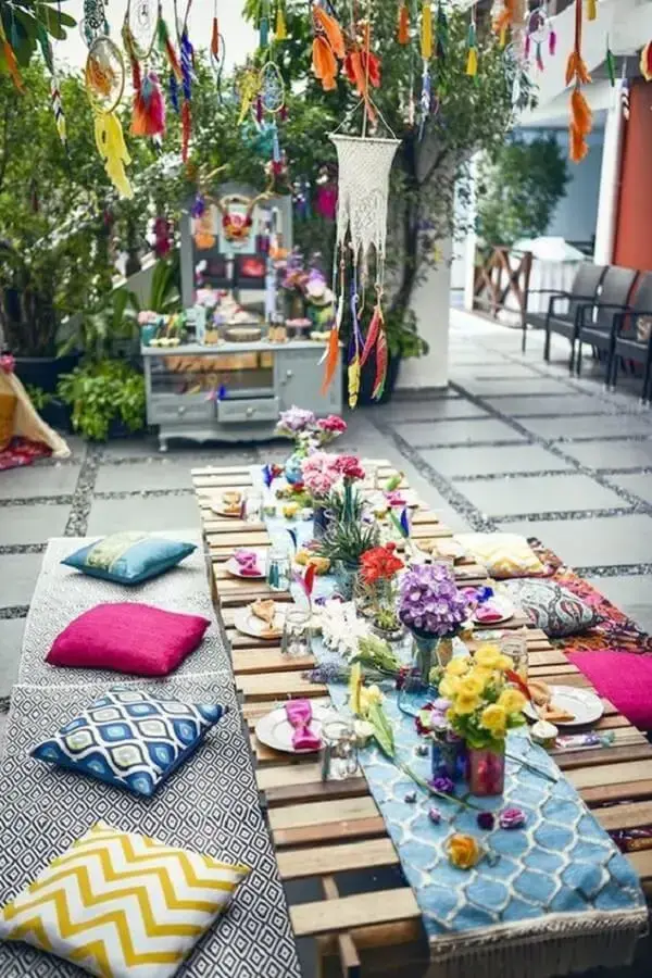Almofadas e futons se destacam na decoração indiana. Fonte: Pinterest