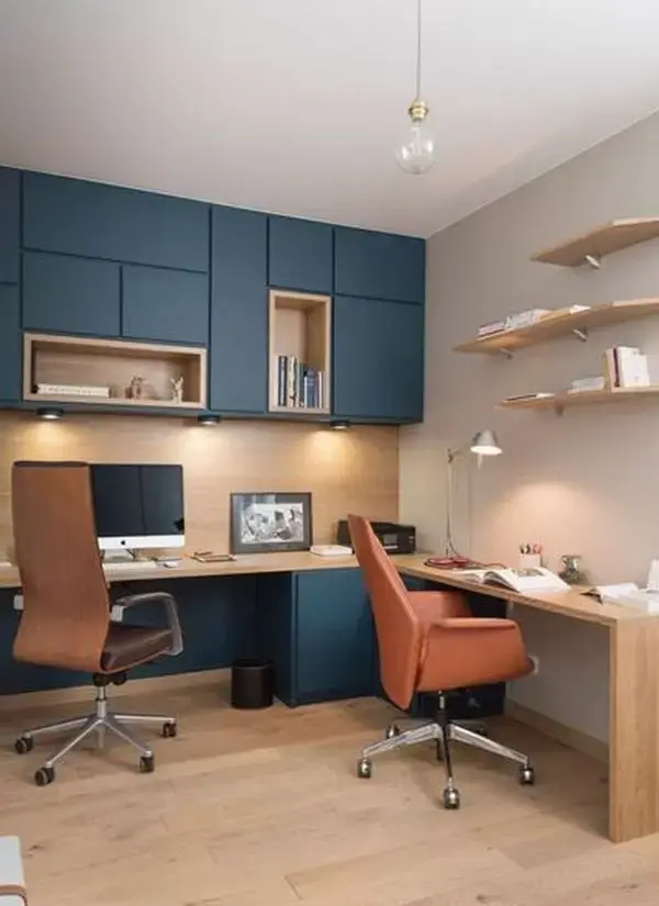 Armário de escritório azul planejado