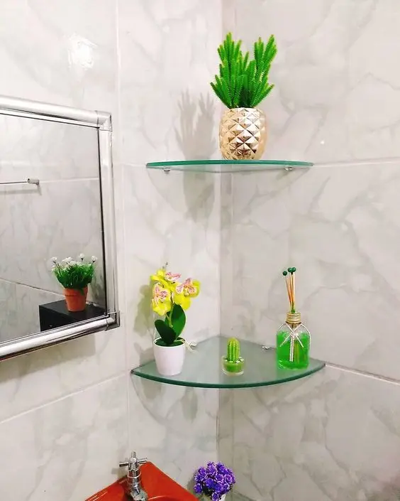 Cantoneira de vidro para decoração de banheiro