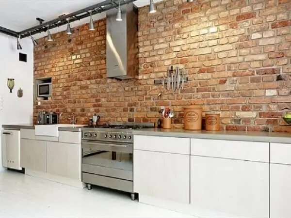 Cozinha rústica com revestimento cerâmico tijolinho. Fonte: Construindo Minha Casa Clean