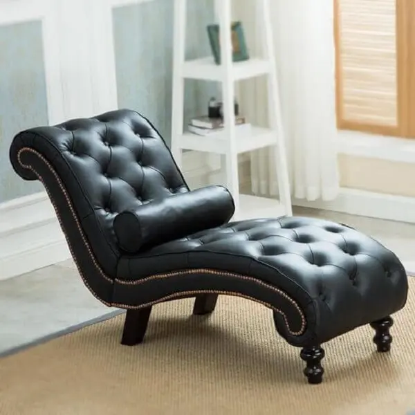 Em muitos consultórios de psicologia é possível encontrar a poltrona divã chaise de couro. Fonte: Echihome
