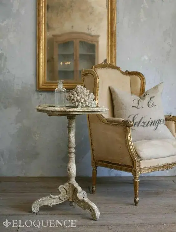  Mesa lateral provençal branca para sala clássica