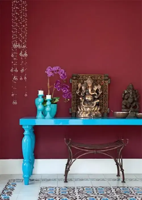 O altar indiano é o espaço para orações e meditação. Fonte: Arquitrecos