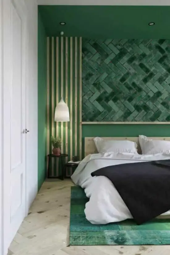 O revestimento cerâmico verde forma uma obra de arte na parede. Fonte: Pinterest