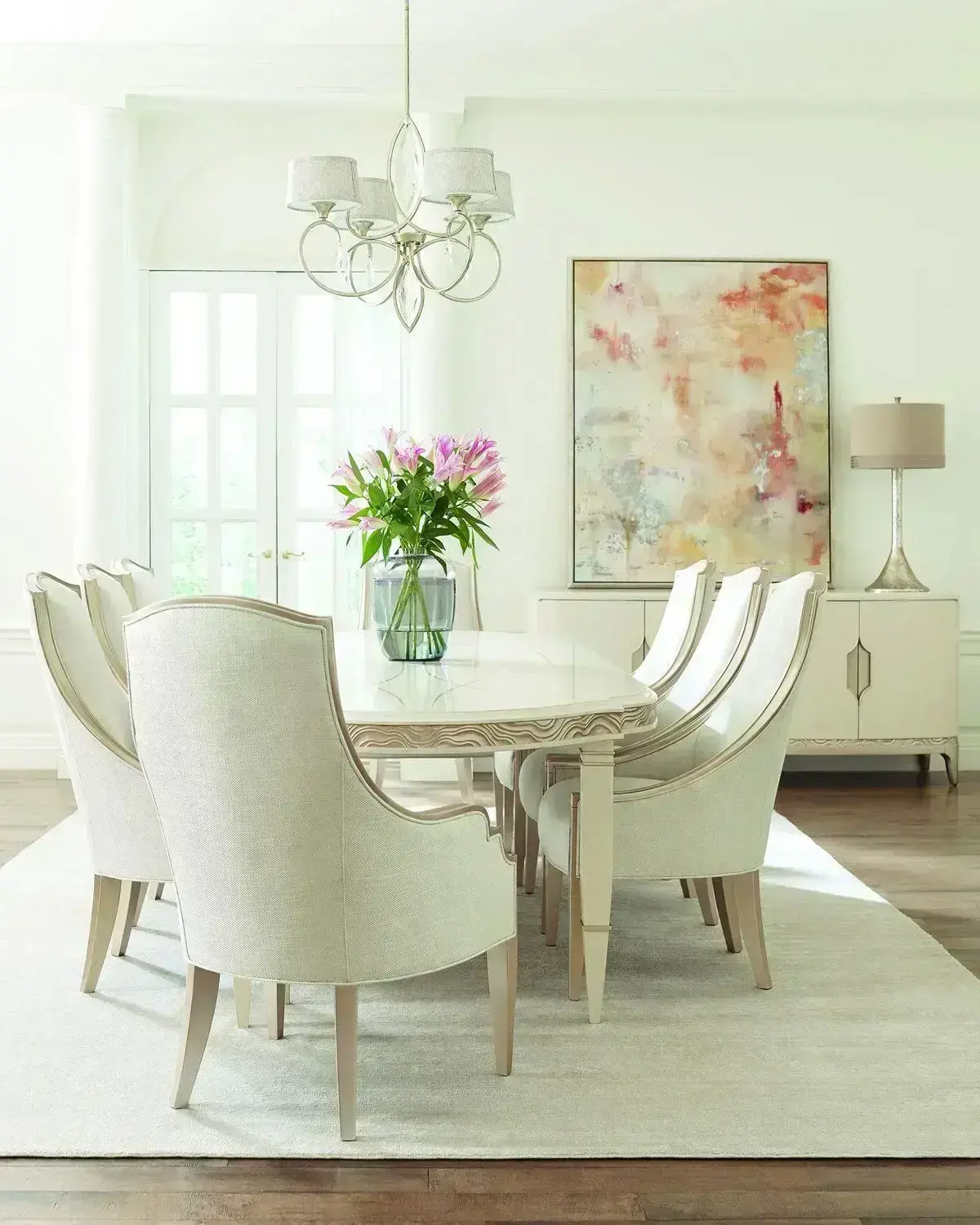 Sala com mesa provençal branca classica 