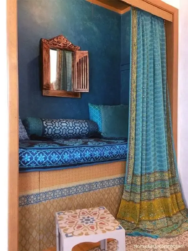 Tecidos leves são indispensáveis na decoração indiana. Fonte: Pinterest