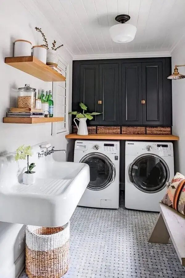 armário planejado para lavanderia com decoração simples Foto Manual da Obra