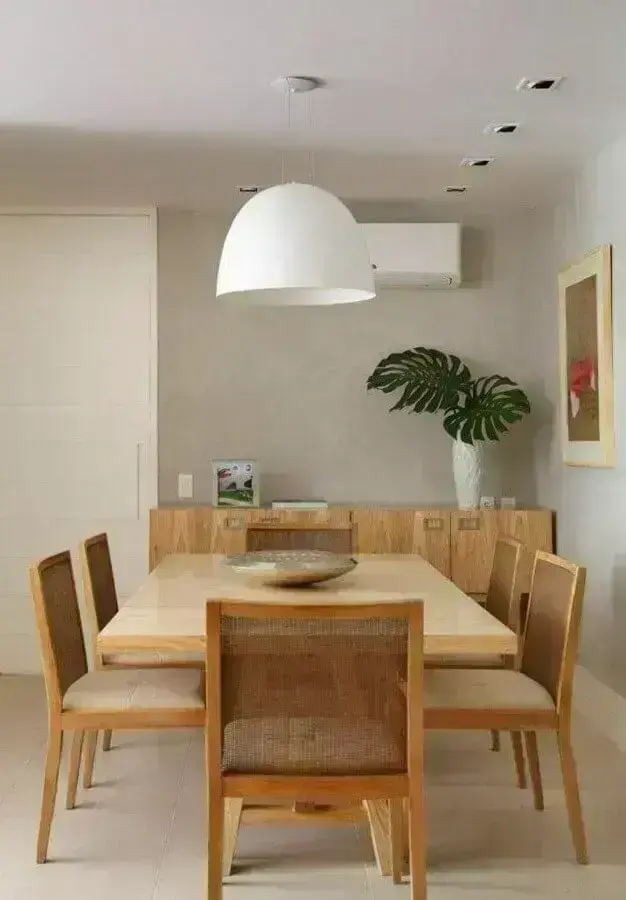 decoração moderna para sala de jantar cinza com buffet de madeira Foto Histórias de Casa