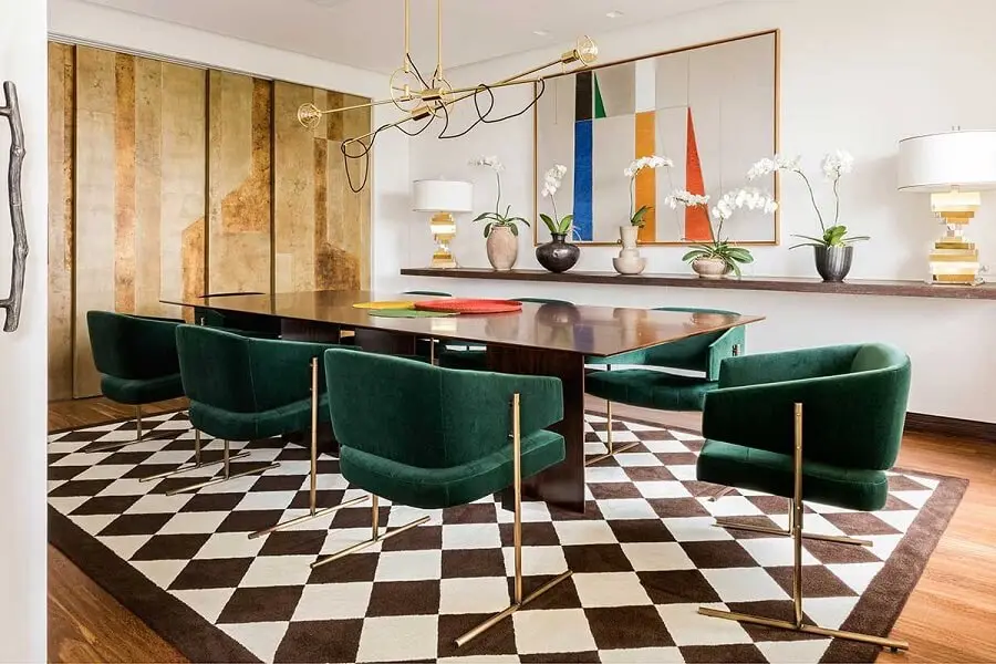 decoração moderna para sala de jantar sofisticada com cadeira estofada verde escuro Foto Casa de Valentina