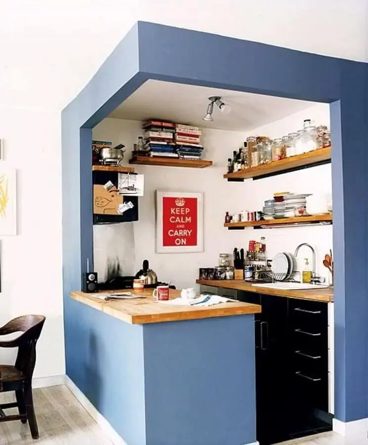 Decoração simples para cozinha estilo americana pequena com prateleiras de madeira Foto Pinterest
