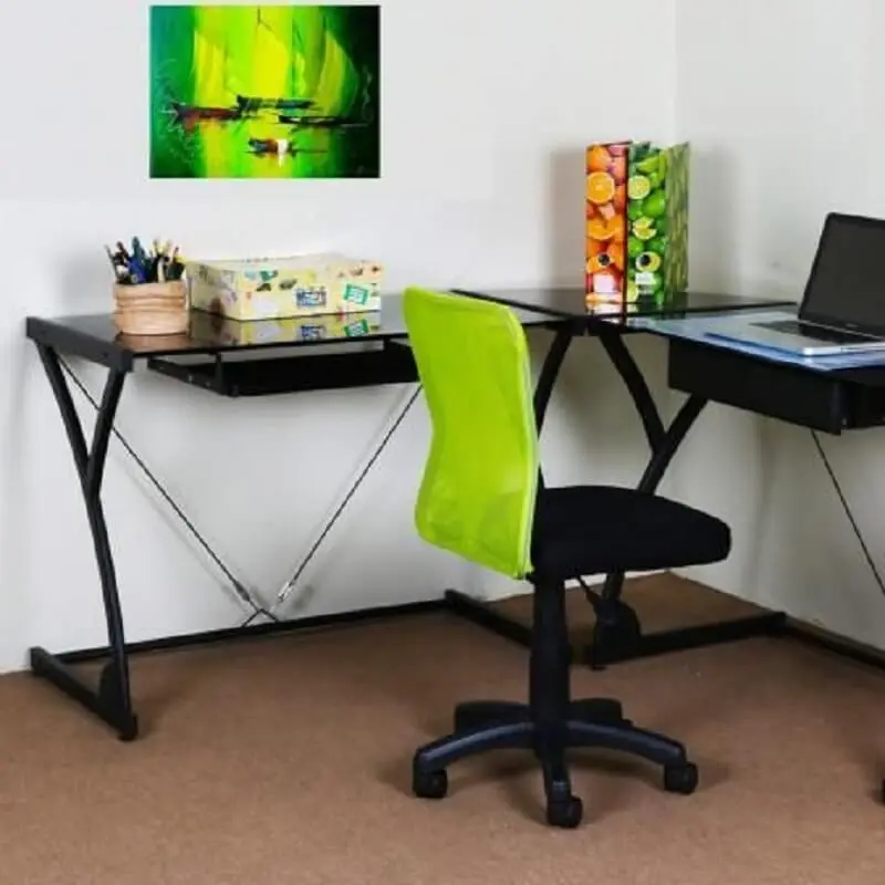 decoração simples para home office com cadeira escritório verde Foto Pinterest