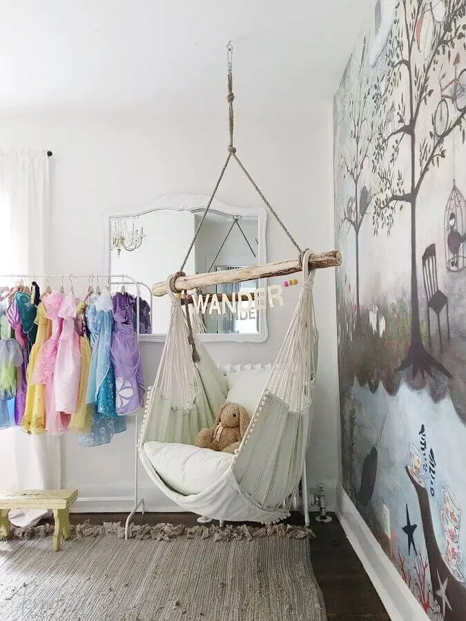 Decoração simples para quarto infantil com cadeira de balanço suspensa Foto Pinterest