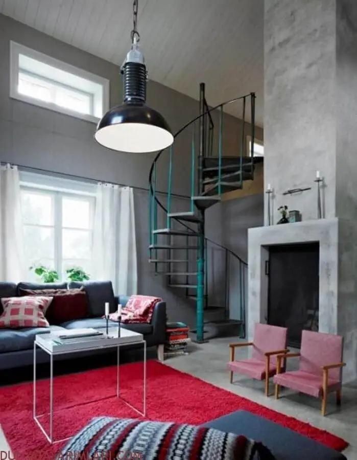 escada espiral de ferro para decoração de casa estilo industrial Foto Homify