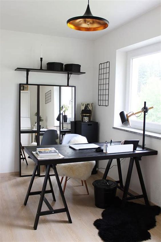 Mesa cavalete preta para escritório moderno